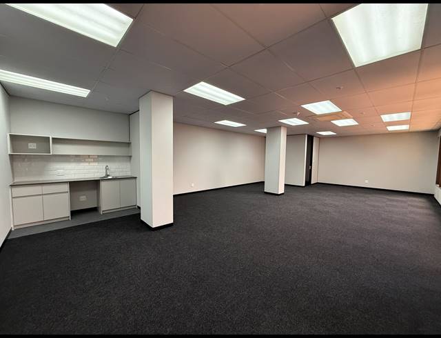 129M² OFFICE TO LET IN PARKTOWN
